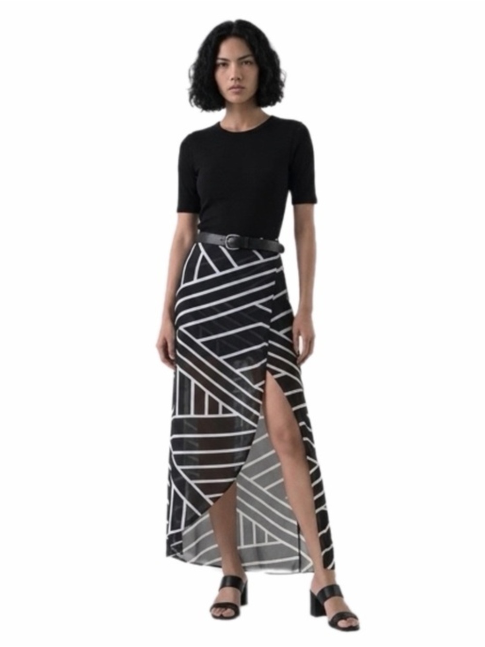 ASTR black/white geometric, sheer flyaway maxi skirt over mini skirt. Small. EUC